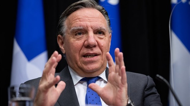 Vaccination : « C’est la première fois de ma vie que je suis content de voir des files d’attente », dit Legault