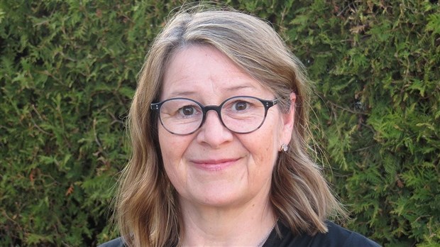  Jocelyne Thibault reçoit le Prix du CALQ - Artiste de l’année à Laval