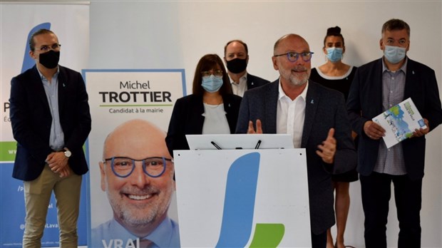 Le chef de Parti Laval présente sa plateforme électorale