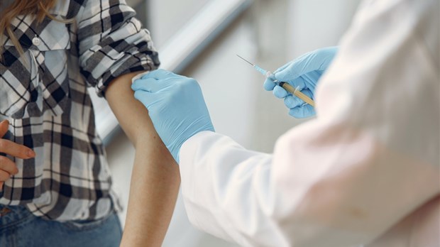 Le site de vaccination Panama à Brossard déménage vers le quartier Dix30