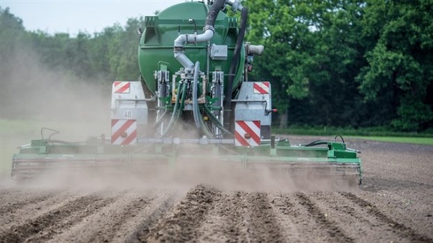Les producteurs de grains du Québec et de l'Ontario demandent des mesures pour un accès équitable aux engrais