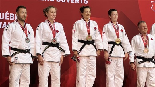 Une médaille d’or familiale pour entamer la compétition des Championnats canadiens ouverts