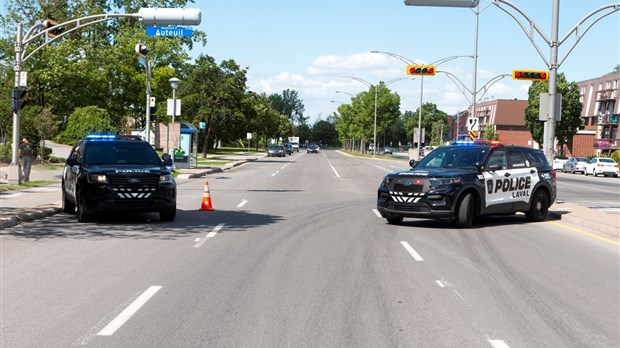 Les policiers de Laval ont remis la somme de 35 000 $ à l’occasion du 35e Téléthon d’Opération Enfant Soleil 