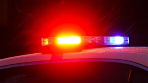 Laval: policier à pied gravement blessé lorsque fauché par une automobile, lundi