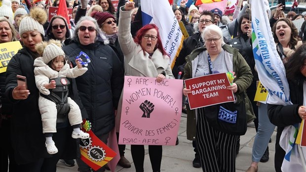 Fonction publique fédérale: les membres de l'AFPC votent en faveur de la grève