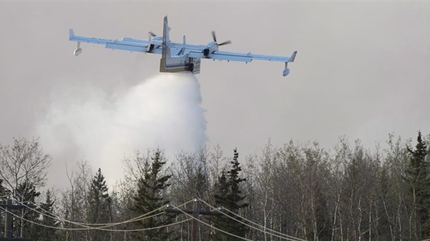 Les fortes chaleurs annoncées au Québec cette semaine favorisent les feux de forêt