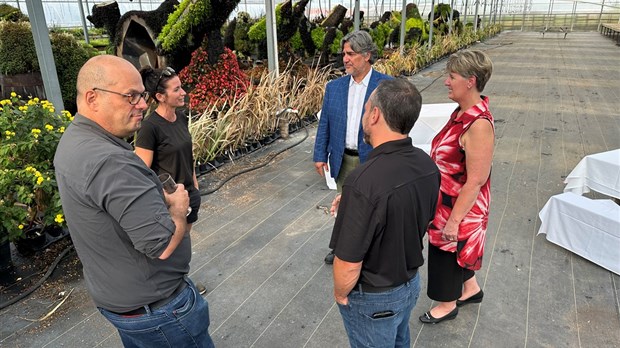Angelo Iacono, reçoit l’honorable Marie-Claude Bibeau, Ministre du Revenu national