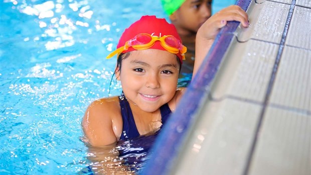 Laval offrira gratuitement des cours de natation aux jeunes 