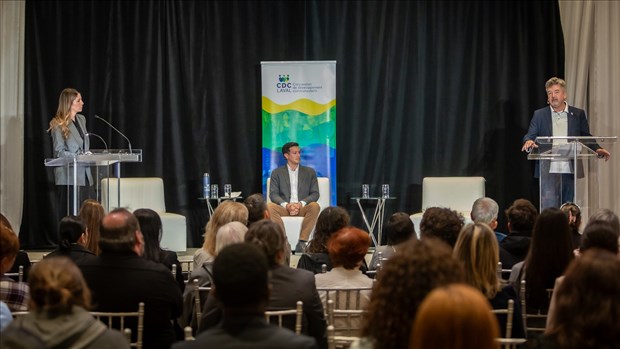 Le débat du CDC de Laval attire plus d'une centaine de personnes