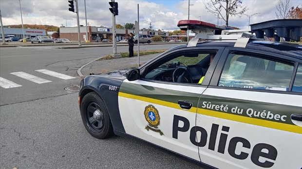 Les policiers surveillent les distractions et les comportements imprudents