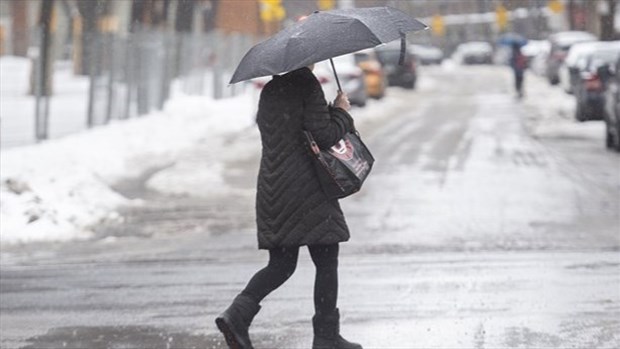 De la pluie, de la neige et du grésil sont au menu pour la journée de lundi au Québec