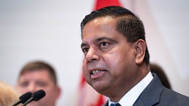 Ottawa lancera un «examen complet» du régime de classement des armes à feu