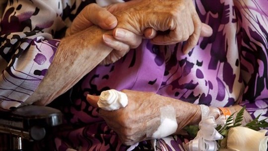 Les Ressources intermédiaires retiennent leur souffle alors que s'entament les négos