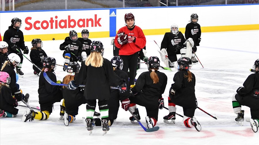 Des joueuses de la LPHF à la Fête du hockey féminin ce dimanche