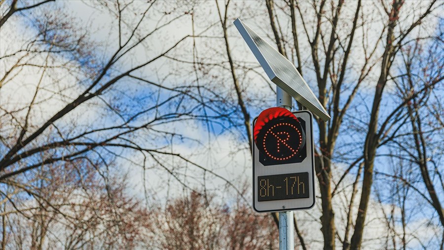 Stationnement sur rue : Laval passe à la signalisation intelligente 