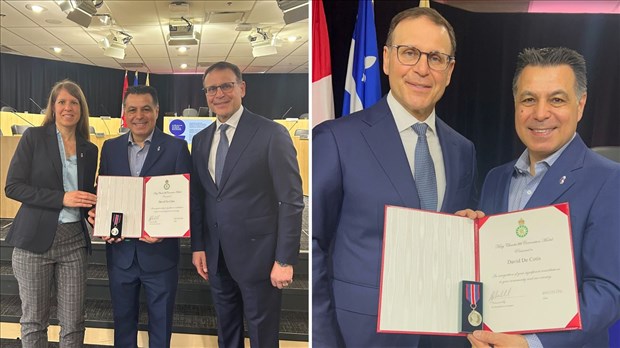 David de Cotis reçoit la Médaille du couronnement du roi Charles III