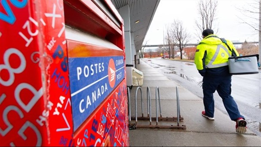 La ministre de l'Emploi rencontre les représentants syndicaux de Postes Canada