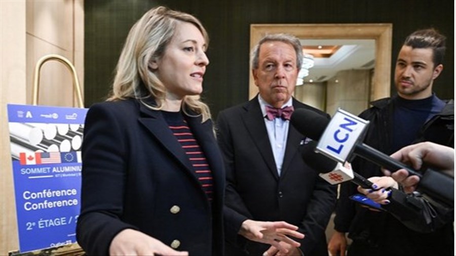 La ministre Mélanie Joly s'engage à privilégier l'acier et l'aluminium canadiens