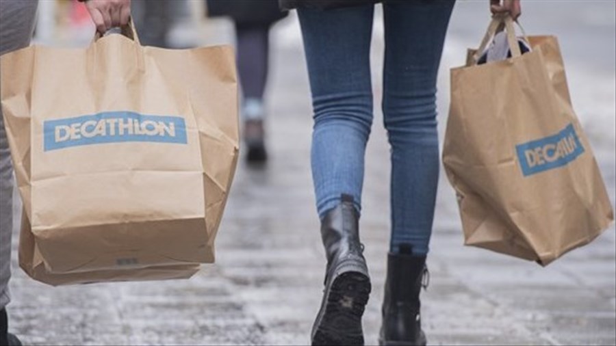 Projet pilote: des magasins ouvriront plus tard la fin de semaine dans trois villes